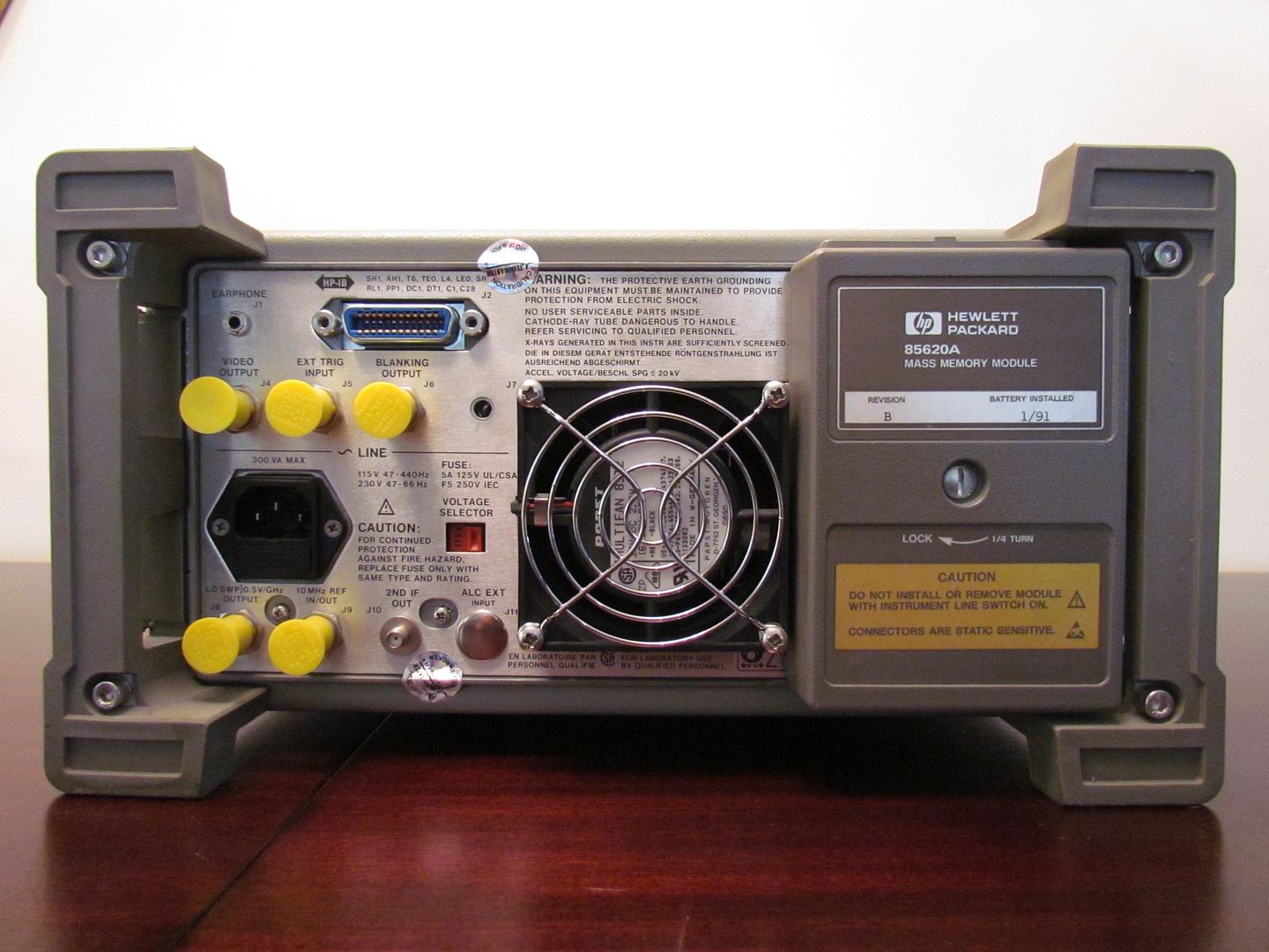 HP / Agilent 8563A 9 KHz to 22 GHz Portable Spectrum HP / Agilent 8563A 9 KHz to 22 GHz Portable Spectrum